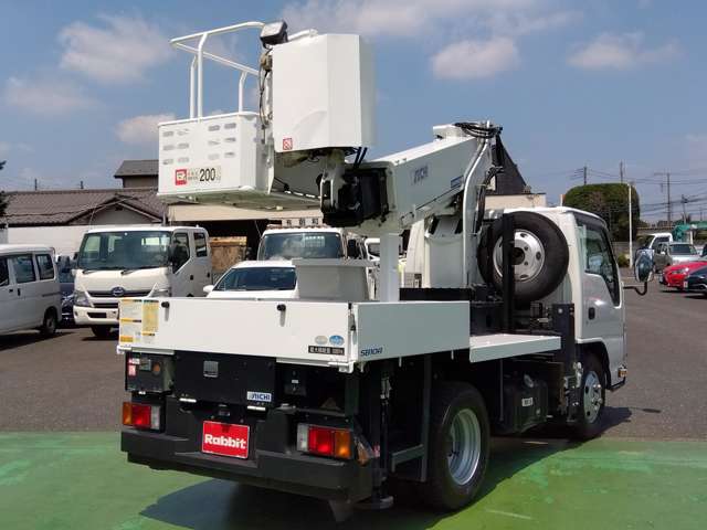 Isuzu Elf 8