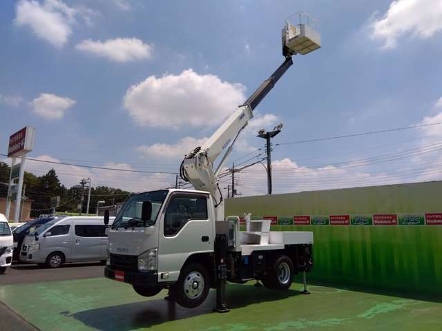 Isuzu Elf 9