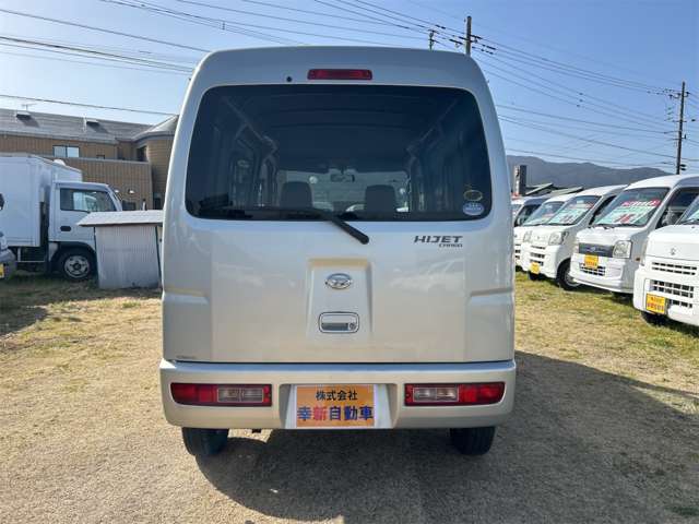 Daihatsu Hijet Cargo 7