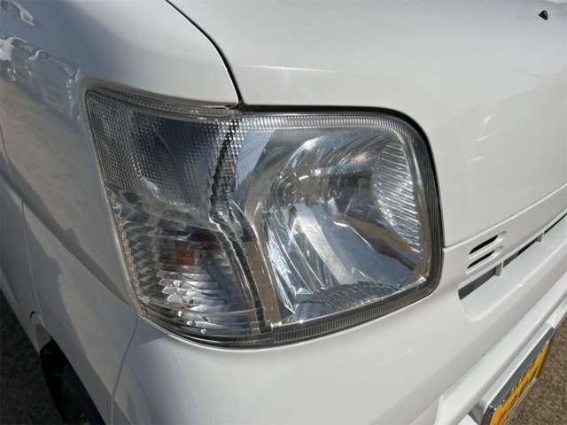 Daihatsu Hijet Cargo 12