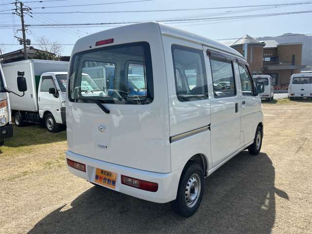 Daihatsu Hijet Cargo 8