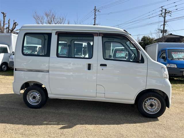 Daihatsu Hijet Cargo 9