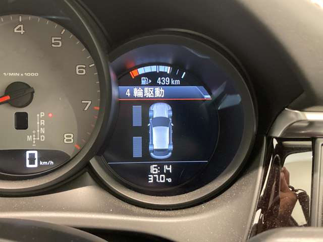 Porsche Macan 12
