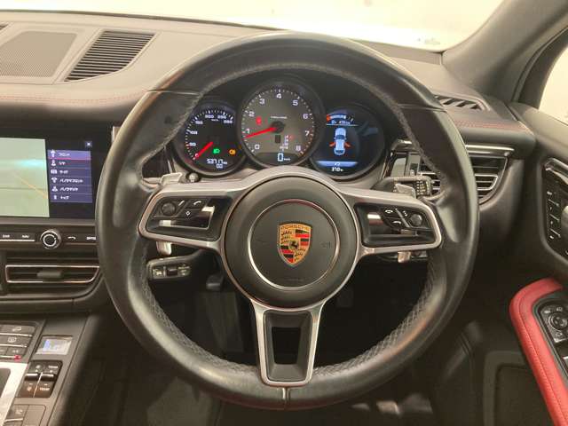 Porsche Macan 3