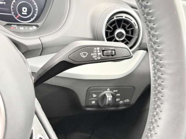 Audi Q2 10