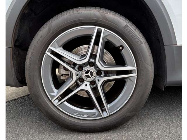 Mercedes-Benz GLB 8