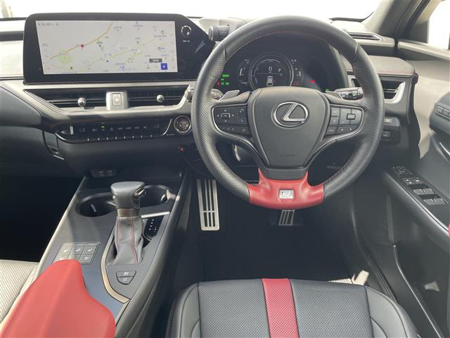 Lexus UX 8