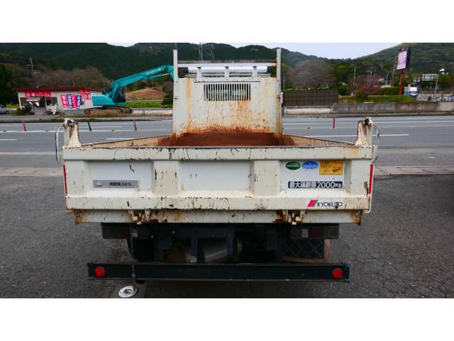 Mitsubishi Fuso Canter 7