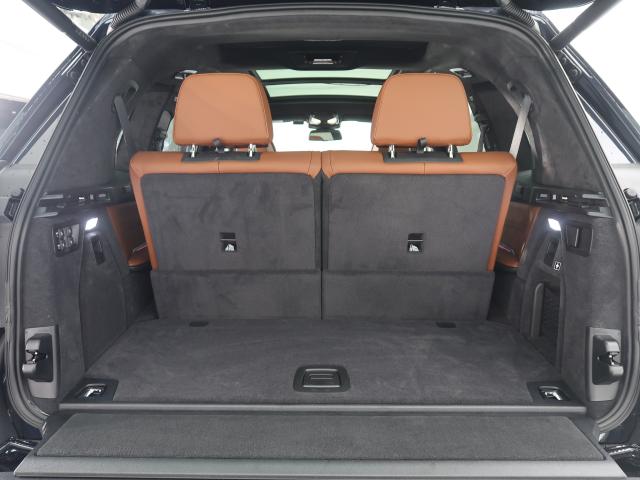 BMW X7 12