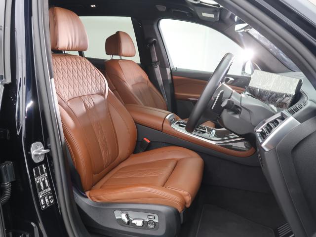 BMW X7 8