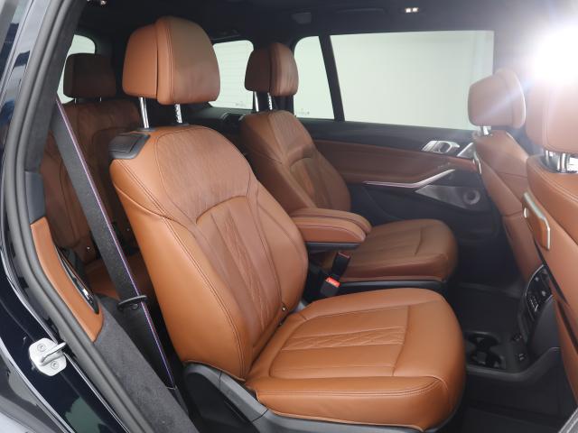 BMW X7 9