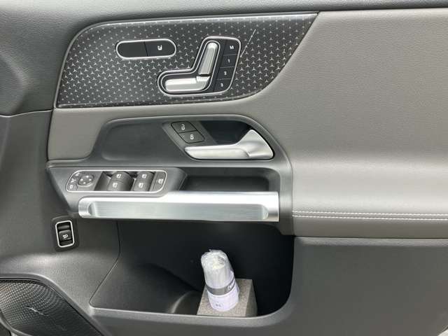 Mercedes-Benz EQB 7