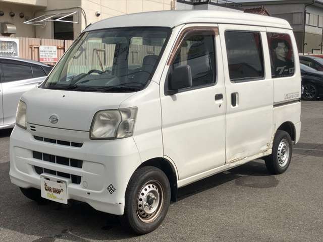 Daihatsu Hijet Cargo 4