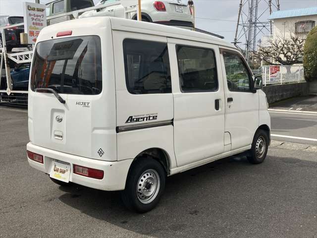 Daihatsu Hijet Cargo 8