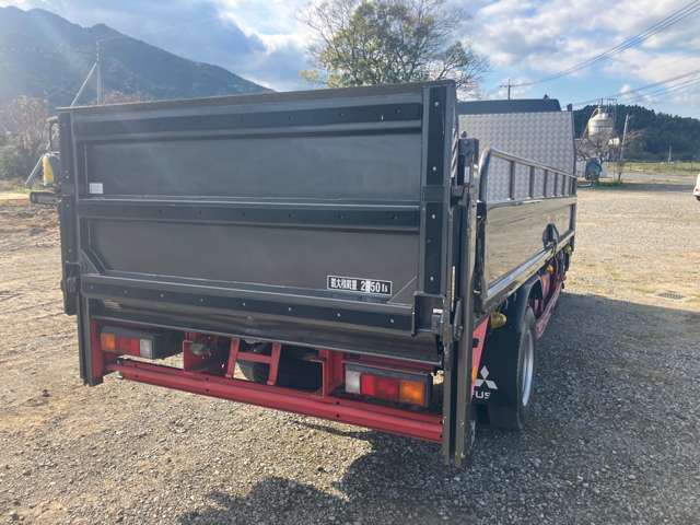 Mitsubishi Fuso Canter 4