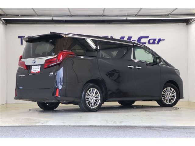 Toyota Alphard 3