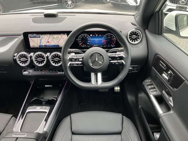 Mercedes-Benz GLA-Class 12