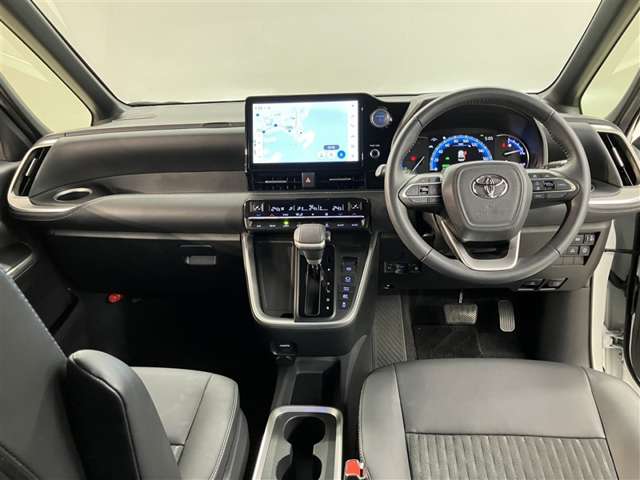 Toyota Noah 11