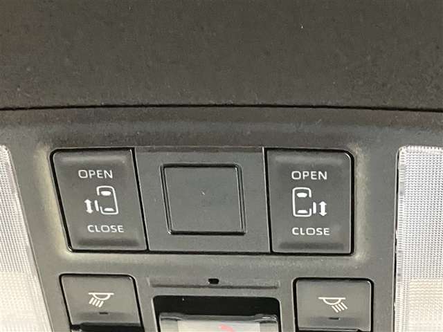 Toyota Noah 4