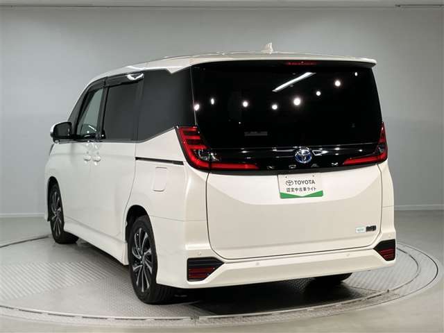 Toyota Noah 8