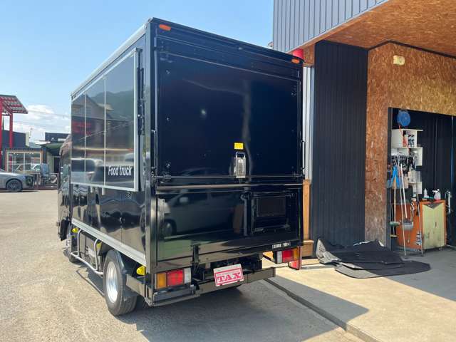 Isuzu Elf 6