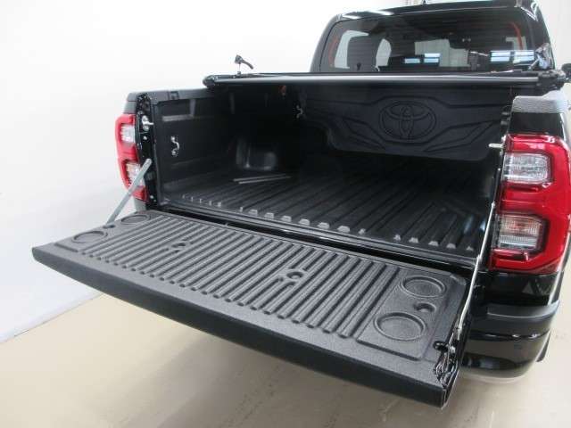 Toyota Hilux 11