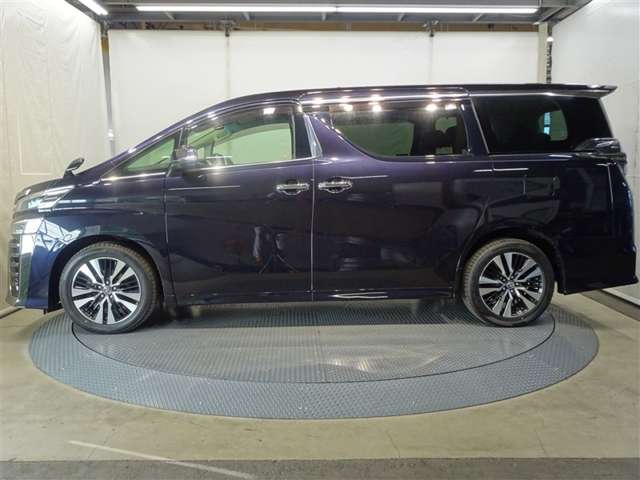Toyota Vellfire 5