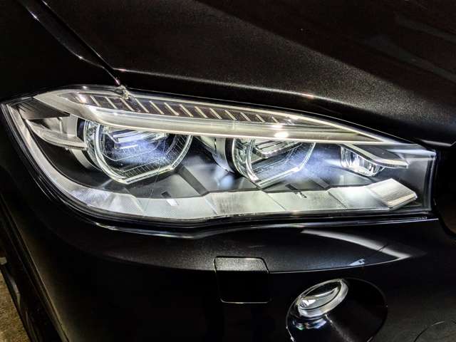 BMW X5 8
