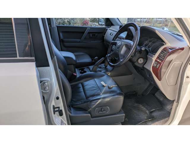 Mitsubishi Pajero 5