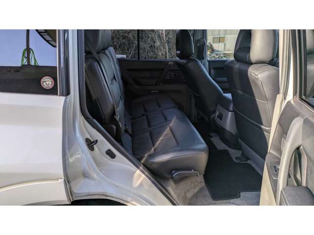 Mitsubishi Pajero 6