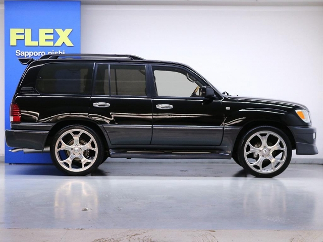 Lexus LX 12