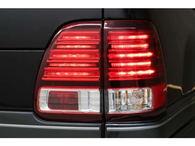 Lexus LX 4