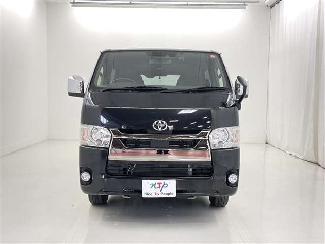 Toyota Hiace Van 4