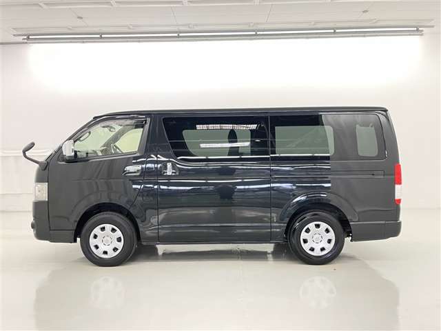 Toyota Hiace Van 5