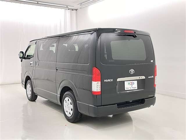 Toyota Hiace Van 6