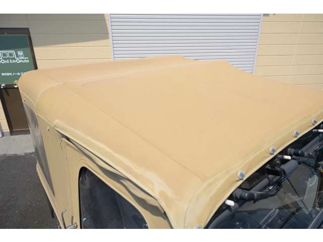 Mitsubishi Jeep 11