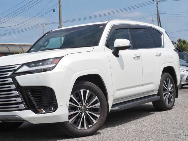 Lexus LX 11