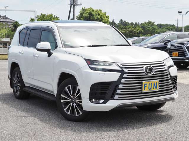 Lexus LX 3