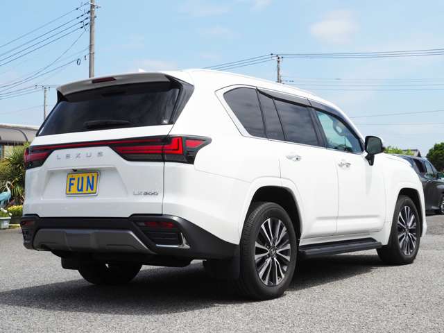 Lexus LX 5