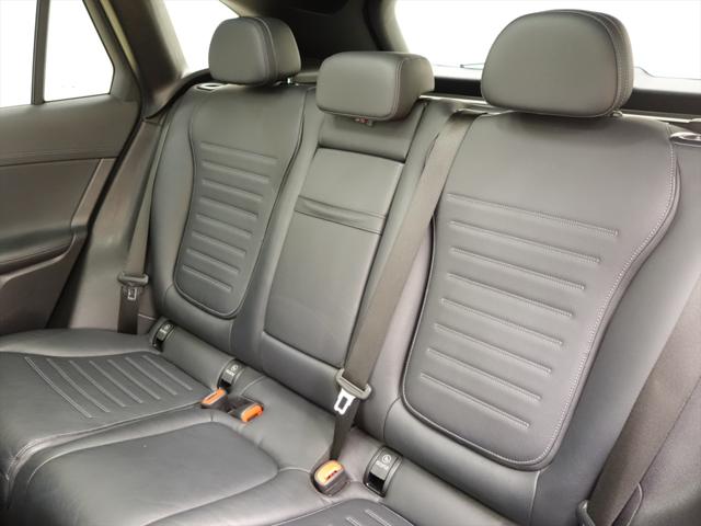 Mercedes-Benz GLC 12