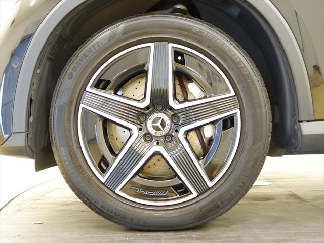 Mercedes-Benz GLC 10