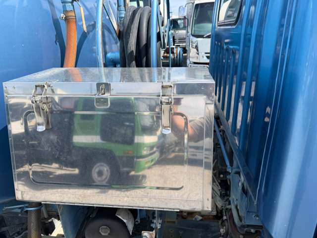 Mitsubishi Fuso Canter 11