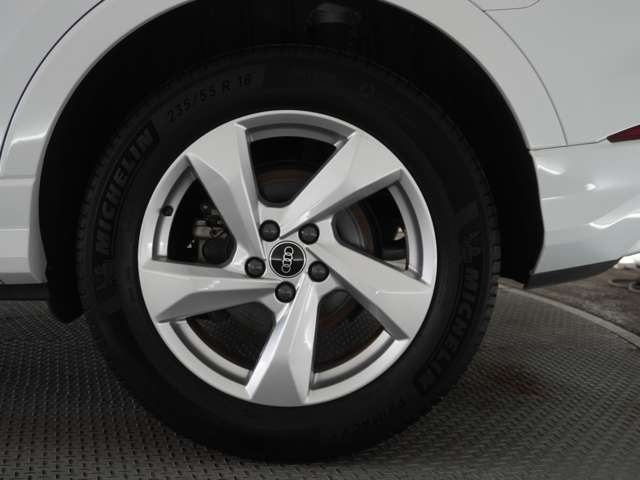 Audi Q3 11
