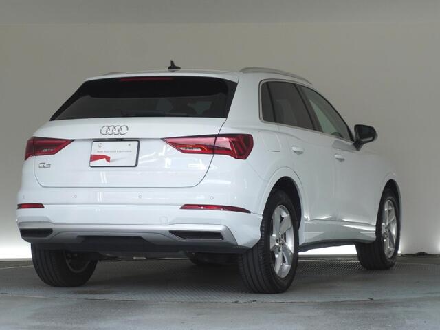Audi Q3 4