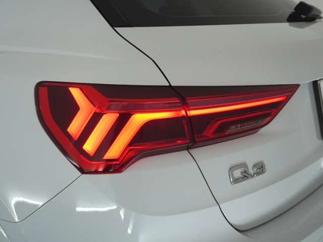 Audi Q3 9