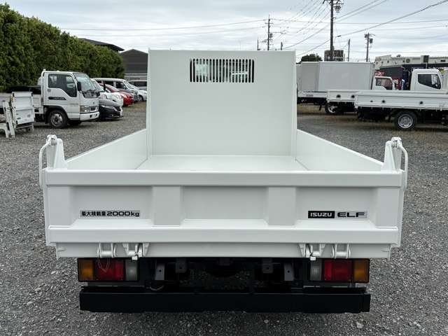 Isuzu Elf 2