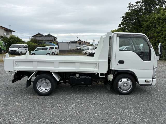 Isuzu Elf 7