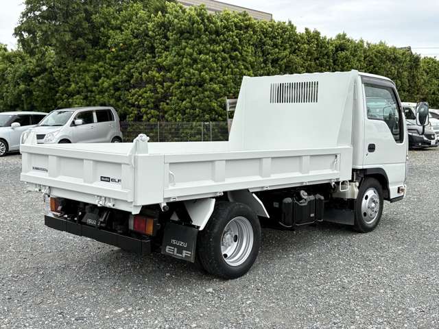 Isuzu Elf 9