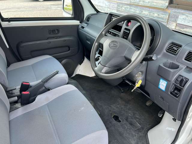 Daihatsu Hijet Deck Van 6