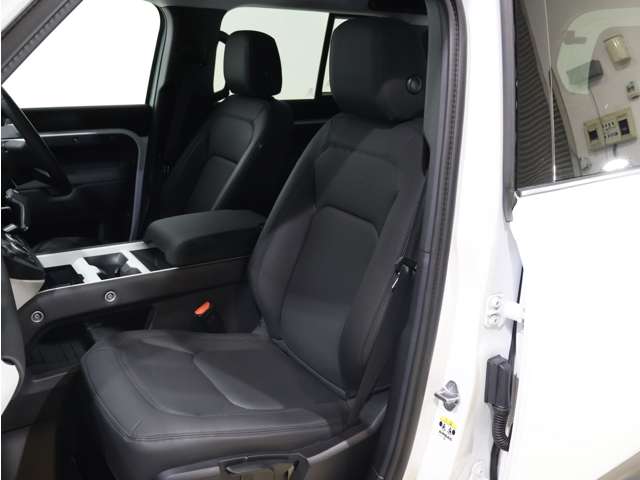 Land Rover Defender 3